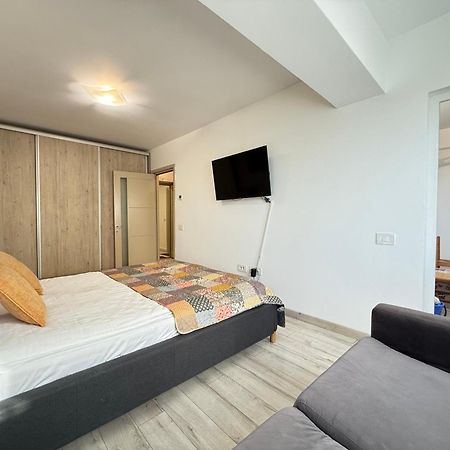 Smart Stay Studio With Free Parking 雅西 外观 照片